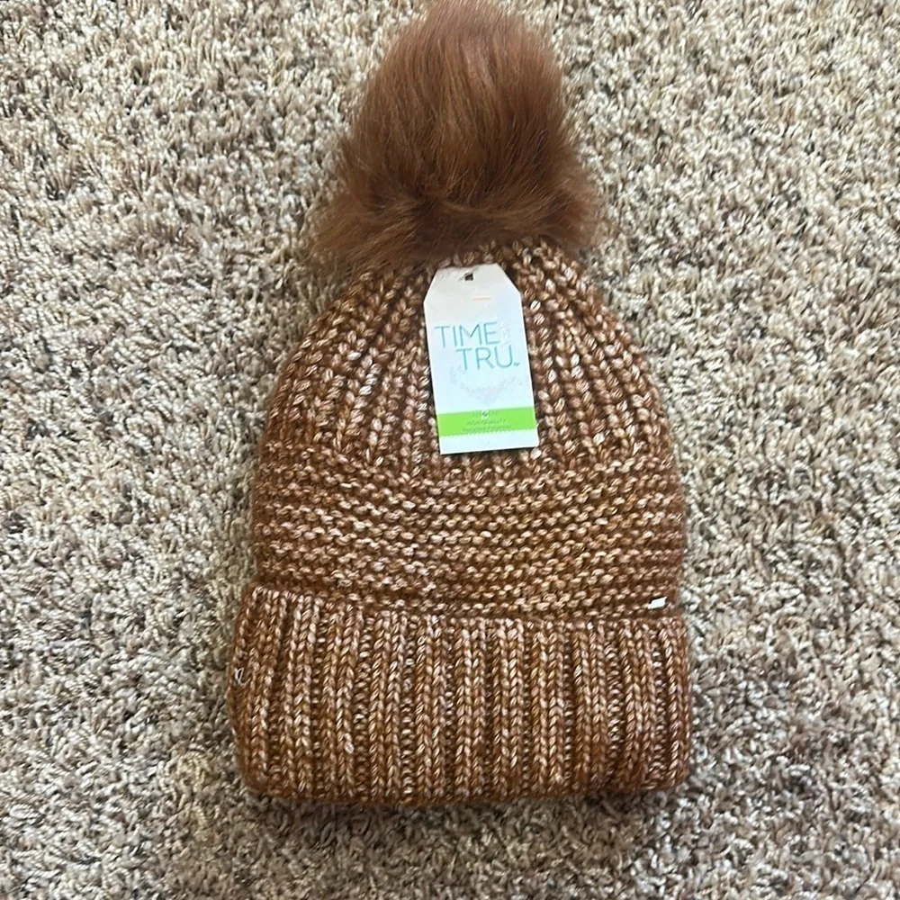 NEW Time and Tru Tan Knit Beanie with Pom-Pom